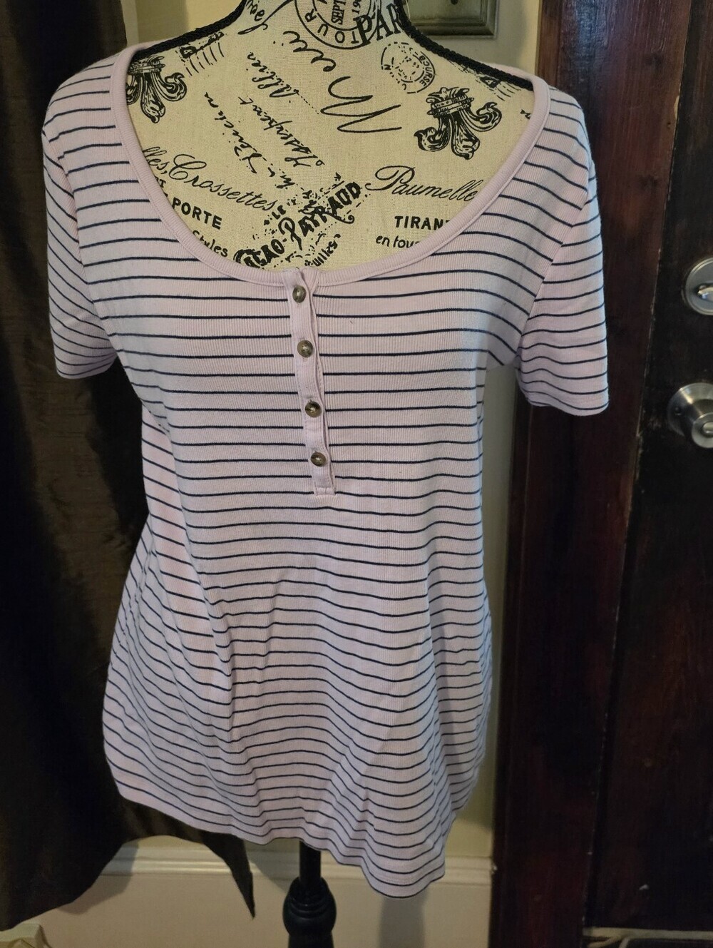 Old Navy's Henley Scoop Neck Tee W/short sleeves Pink&black XL